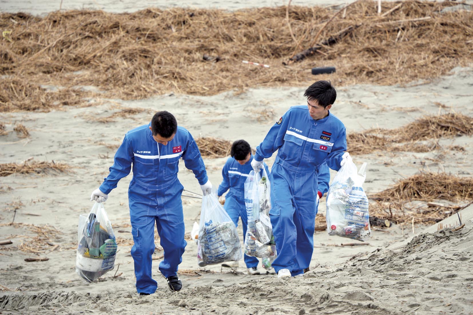 掛川市国安海岸にて海岸掃除を行いました